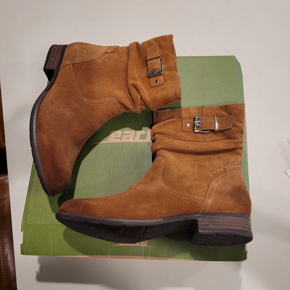 Earth Brown Ankle Boots